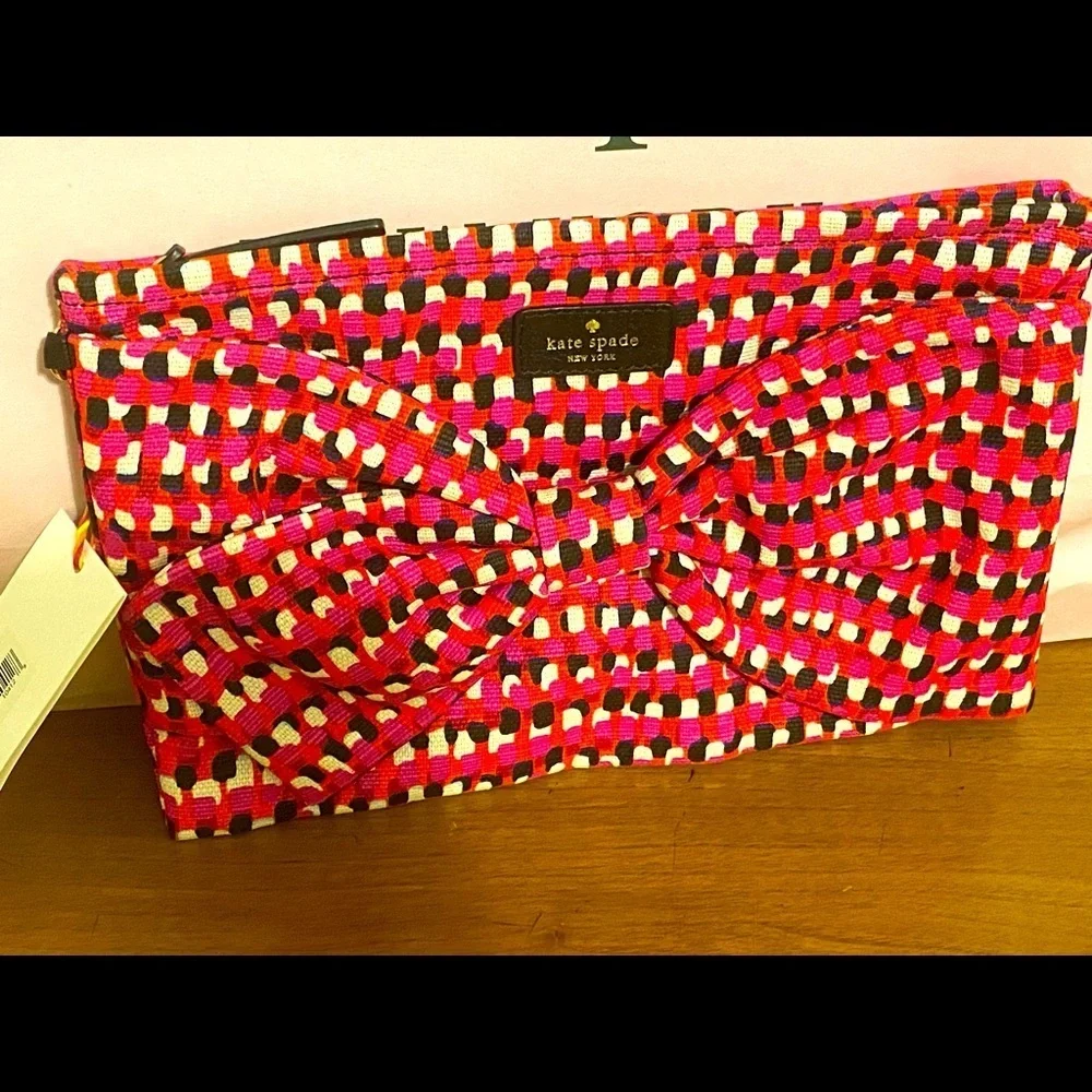 Kate spade on purpose bow wristlet pouch